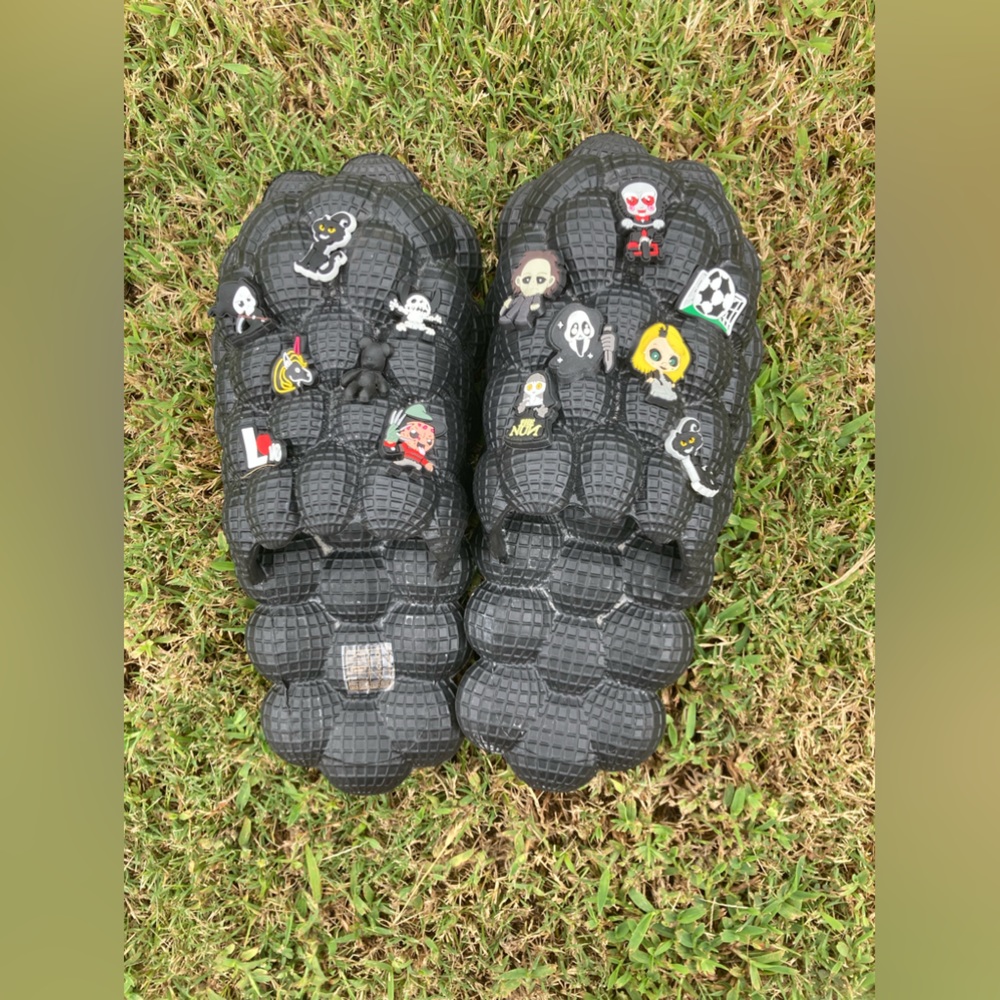 Women’s Massage Bubble Slides With Charms